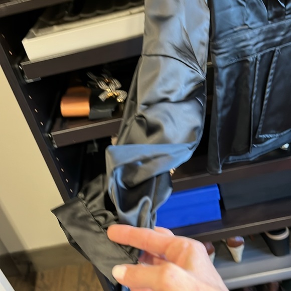 NWT Gorgeous top black sz small fits like XS - Picture 4 of 8